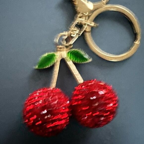 🍒 Betsey Johnson stunning & sweet cherry earrings 🍒 - Picture 7 of 7